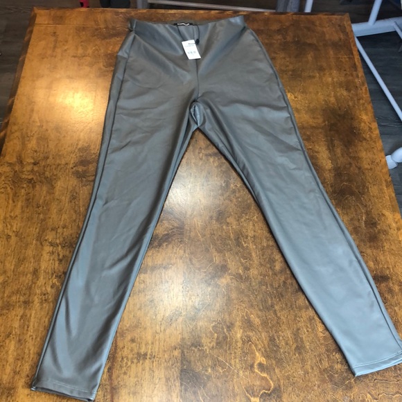 Express faux Leather XS Pants NWT - Picture 4 of 14